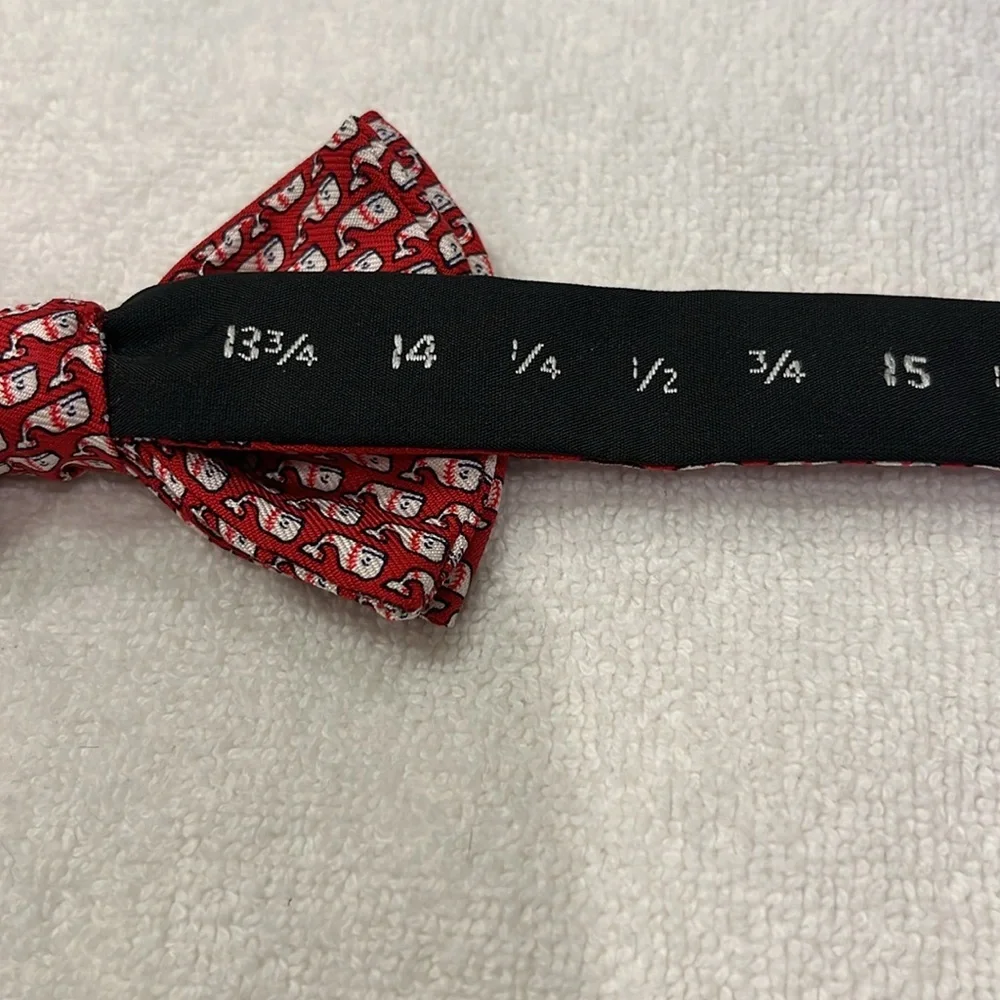 Vineyard Vines Martha’s Vineyard 100% Silk Bow Tie